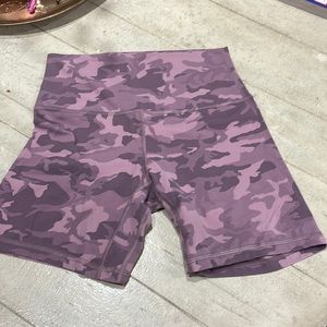 Align 6in high rise  biker shorts. I only wore a few times. They are very soft
